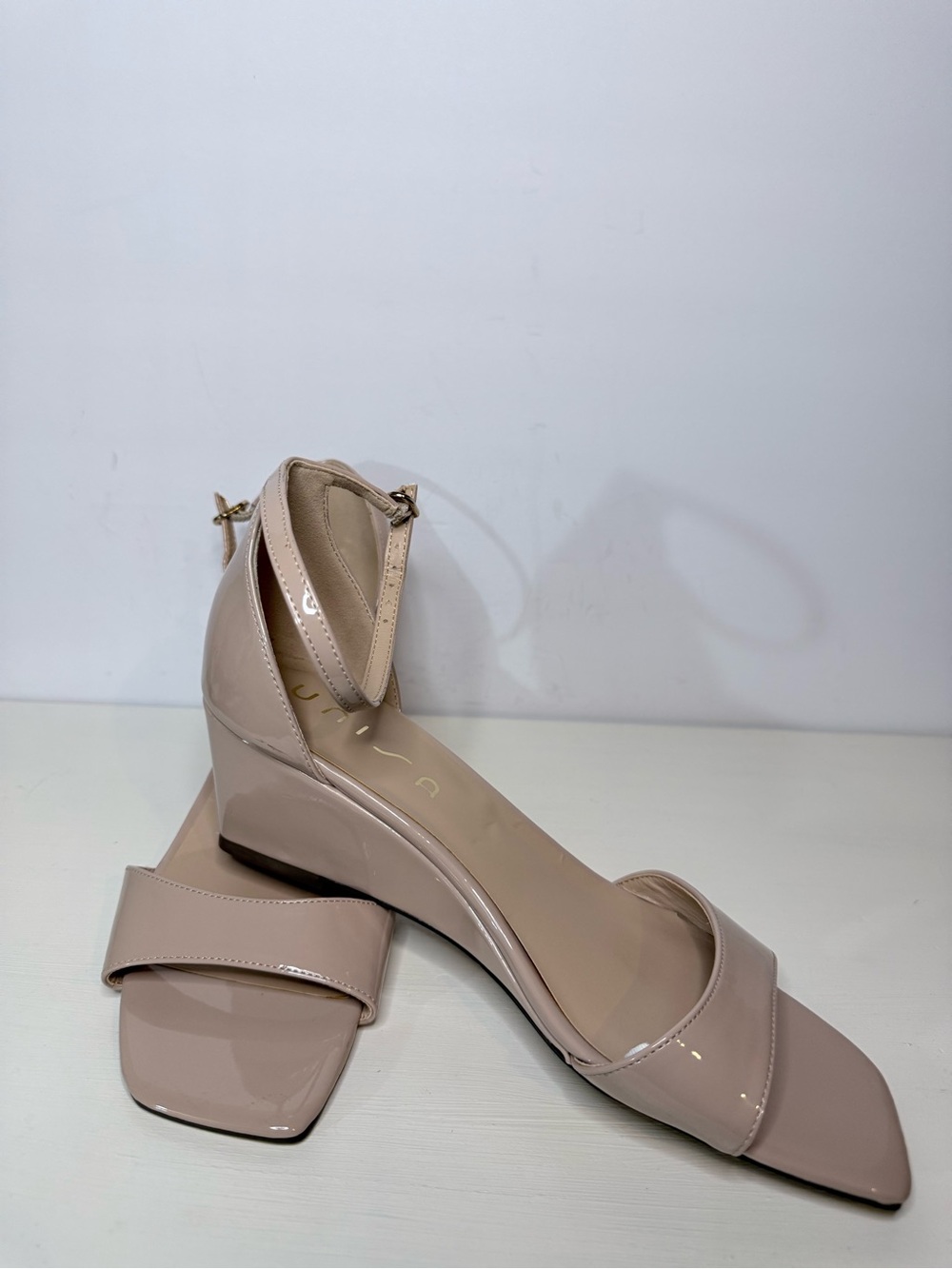Unisa Blush Patent Ankle-Strap Block Heel Sandals Size 9.5